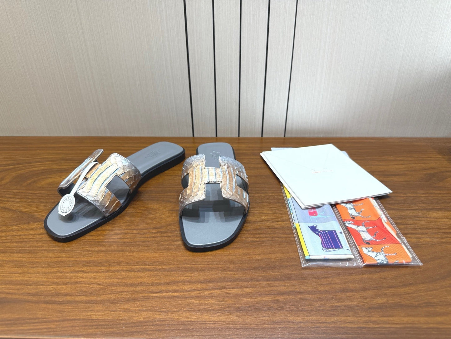 HM Sandal Champagne Gray in Snakeskin 788520