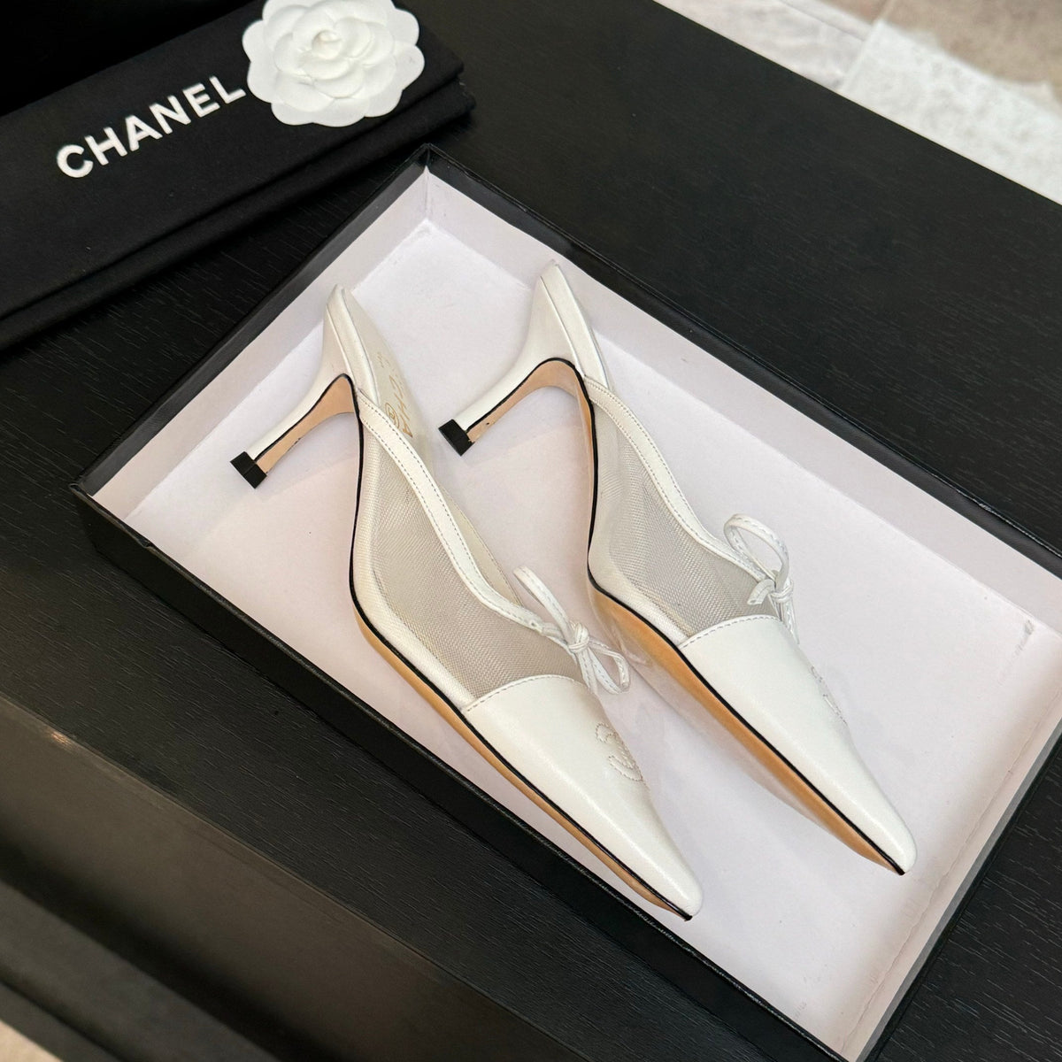 CC Bow Pointed Toe Mules White Mesh & Leather 912943