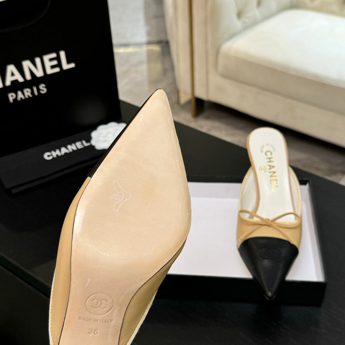 CC Bow Pointed Toe Mules Black Beige Leather 912938