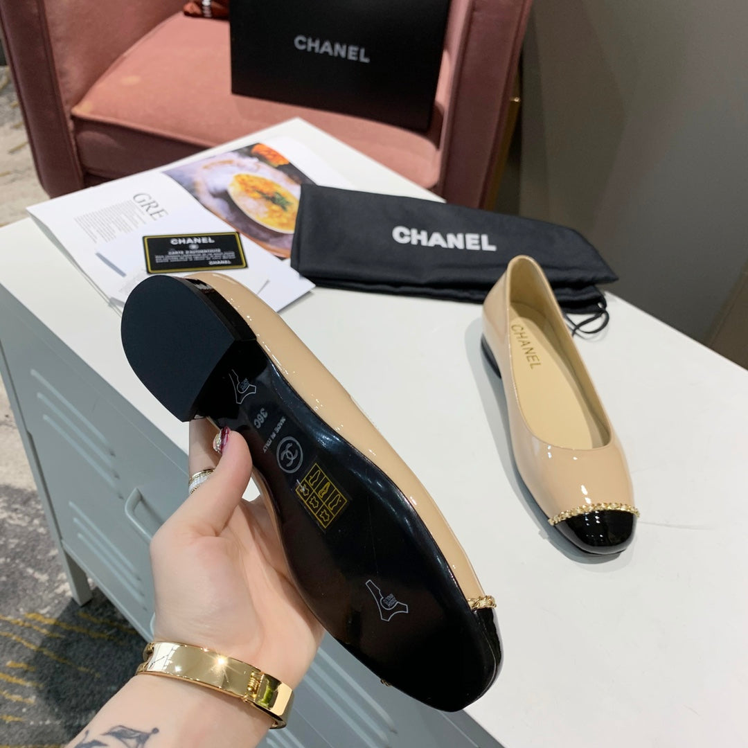 CC 26s Ballet Flat Black Beige Patent Leather 868440