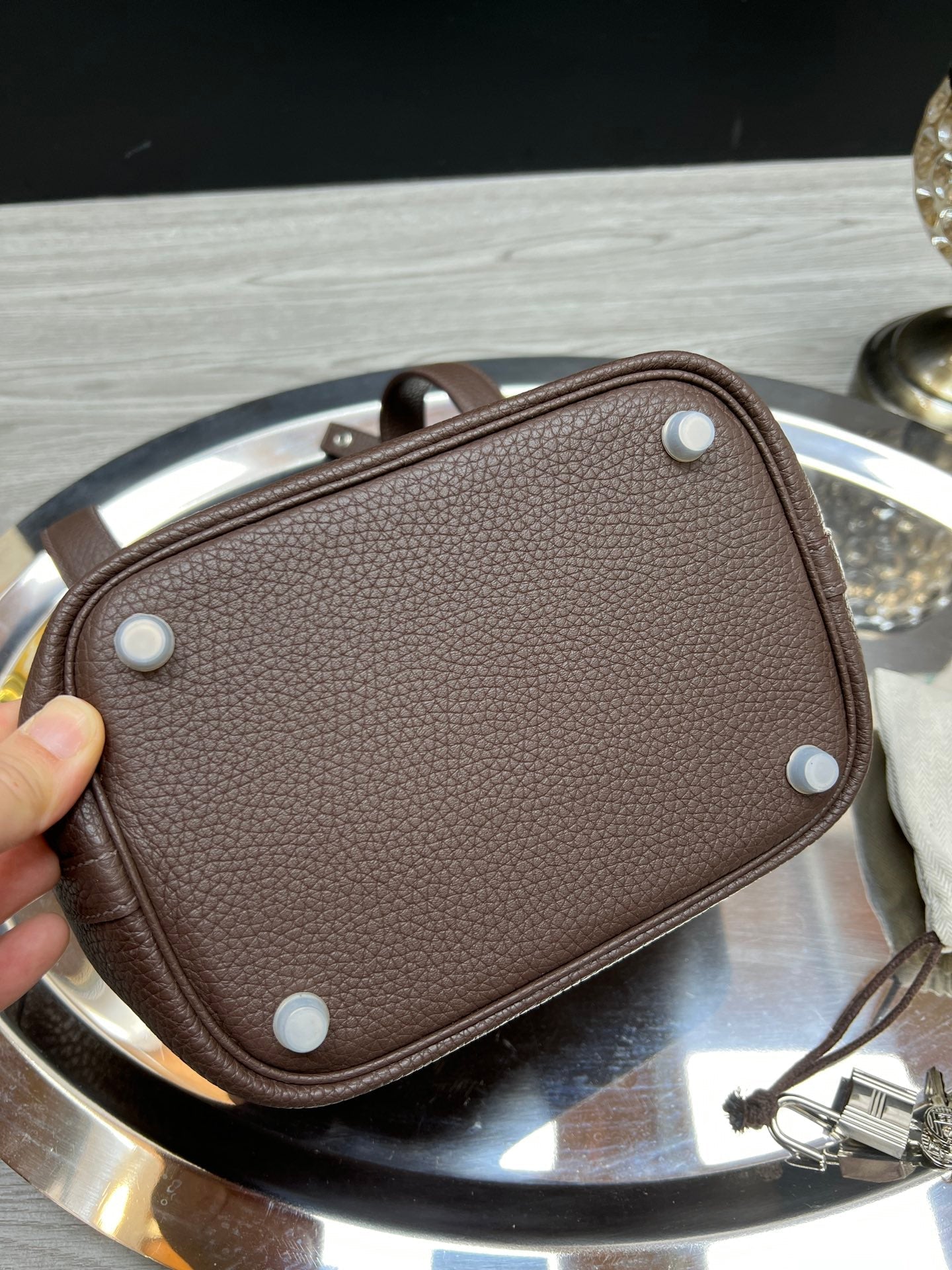 HM PICOTIN LOCK 18 CHOCOLATE TOGO LEATHER