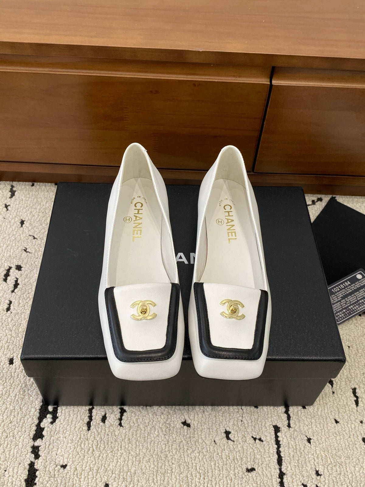 CC 26s Ballet Flat 2cm Ivory And Black Lambskin