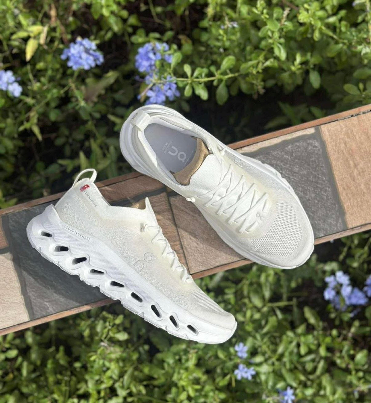 On Cloudtilt Moon