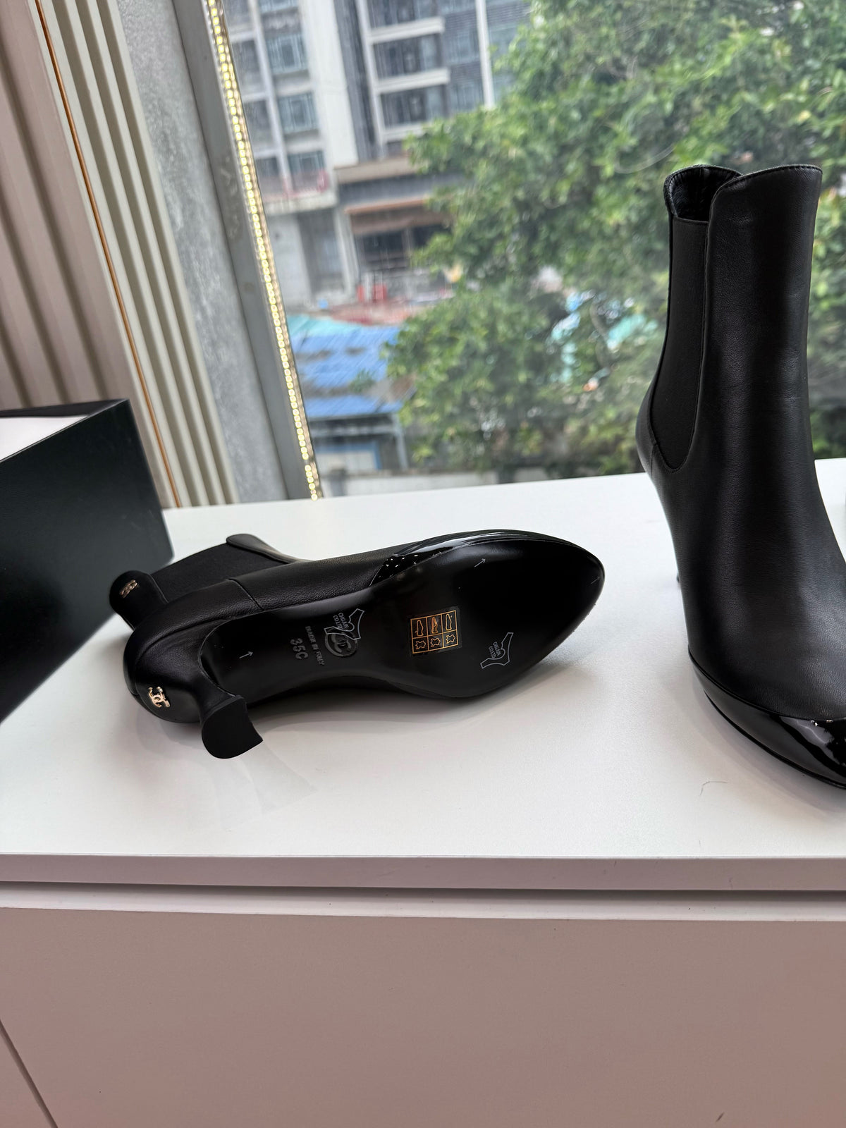CC 26s Boot Black Lambskin Patent Leather 916019