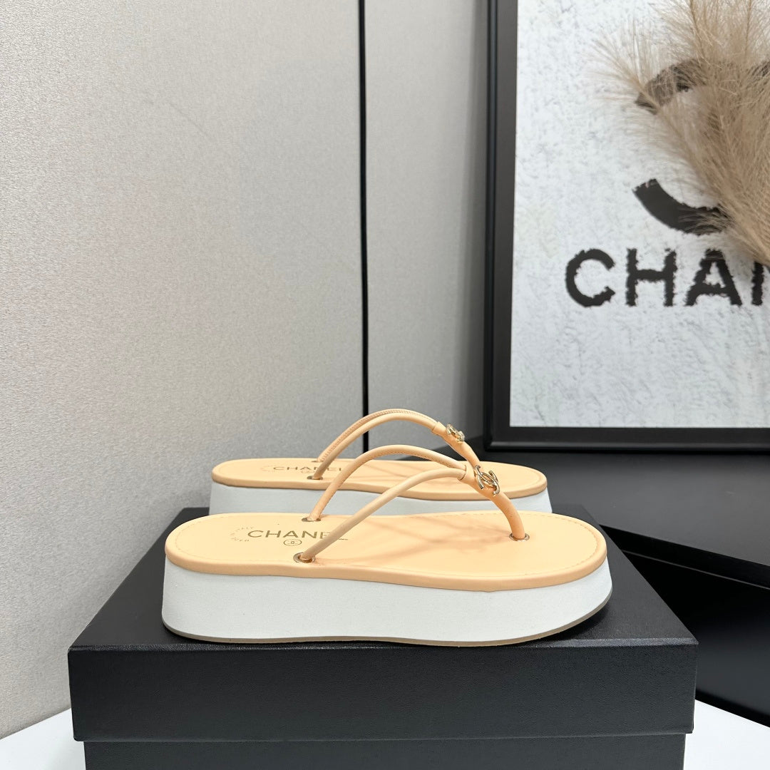 CC 26s Platform Thong Sandals Beige Lambskin 817603