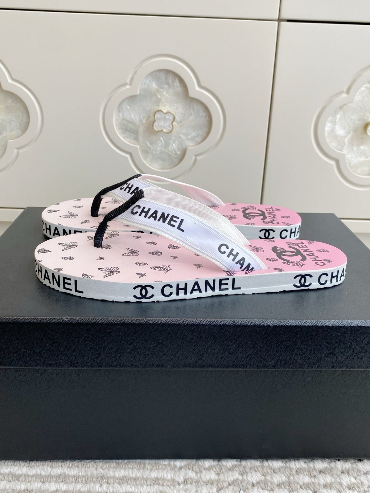 CC 26s Thong Sandals Pink Pastel Rubber Leather 647682