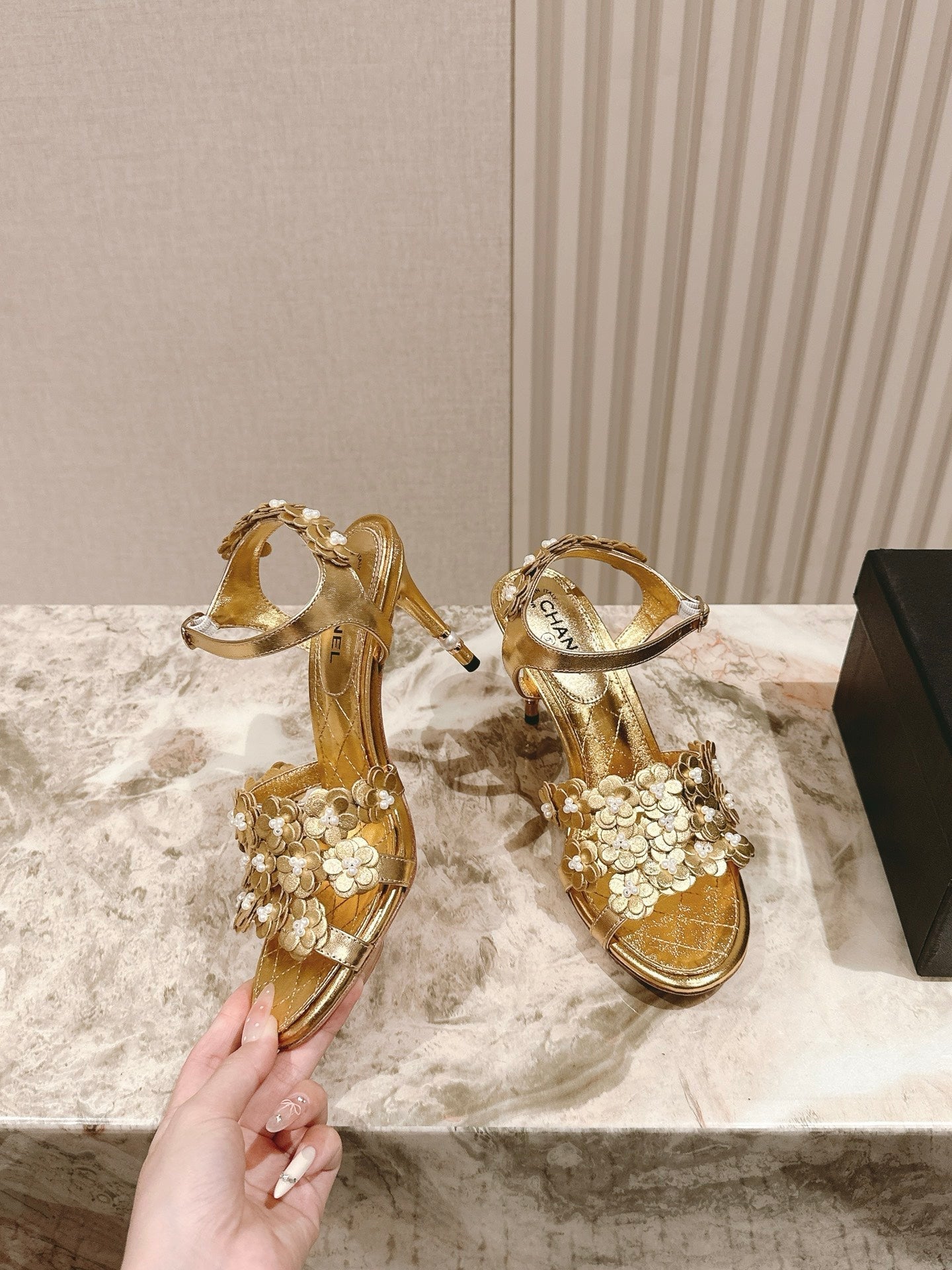 CC 26s Floral Sandals 75 Sheepskin 658464