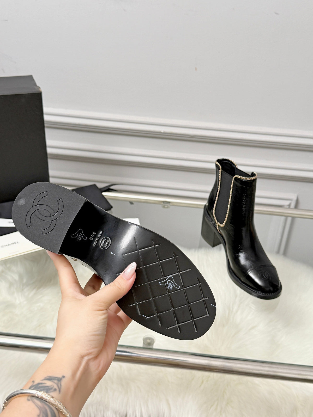 CC 26s Ankle Boots Black Glossy Leather 101931