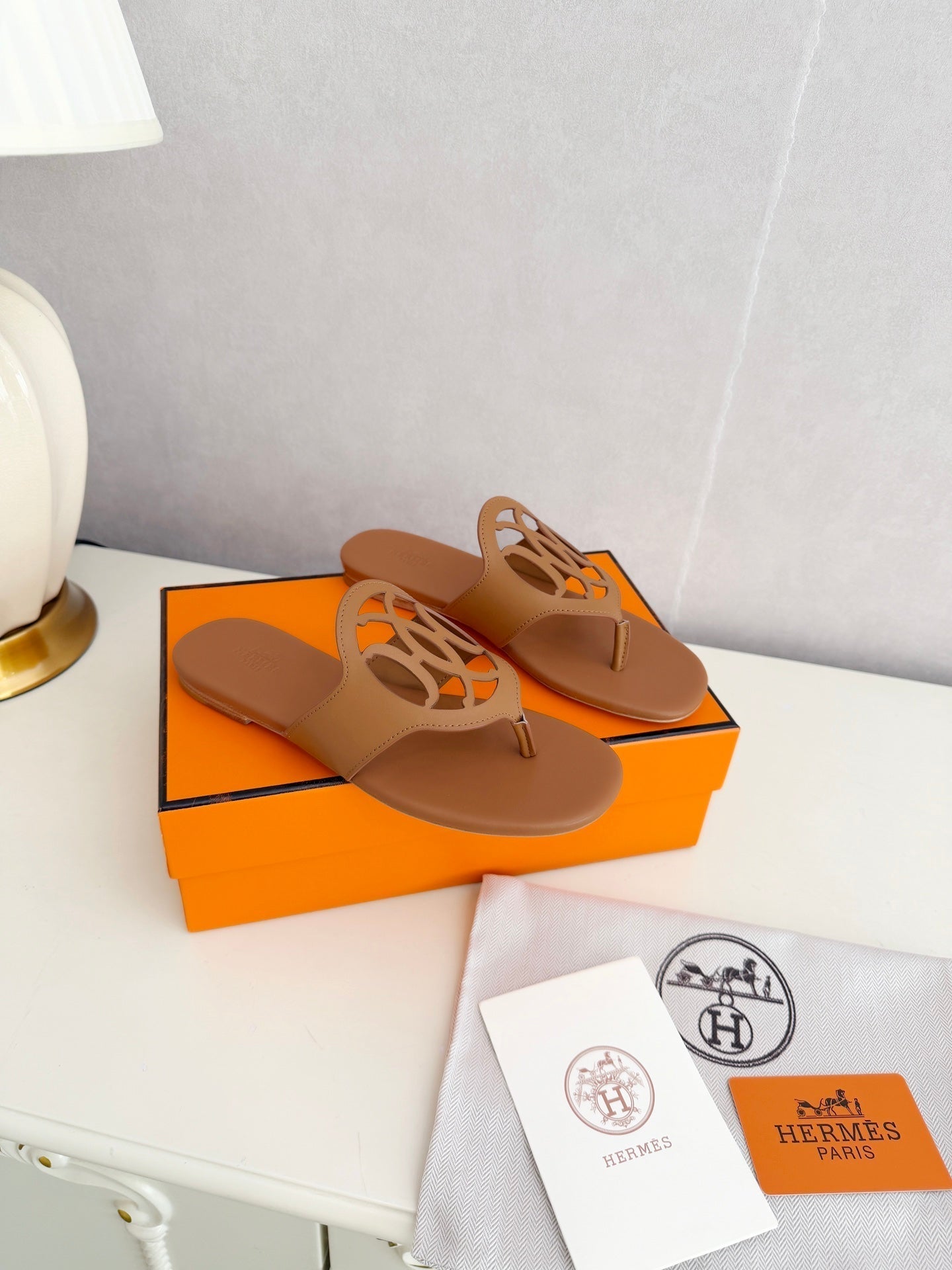 HM 26ss Pig-Nose Slipper Brown Leather 605913