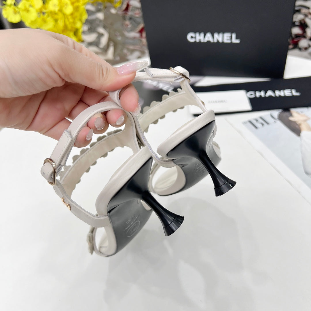 CC 26s Floral Sandal 5cm White Sheepskin 867470
