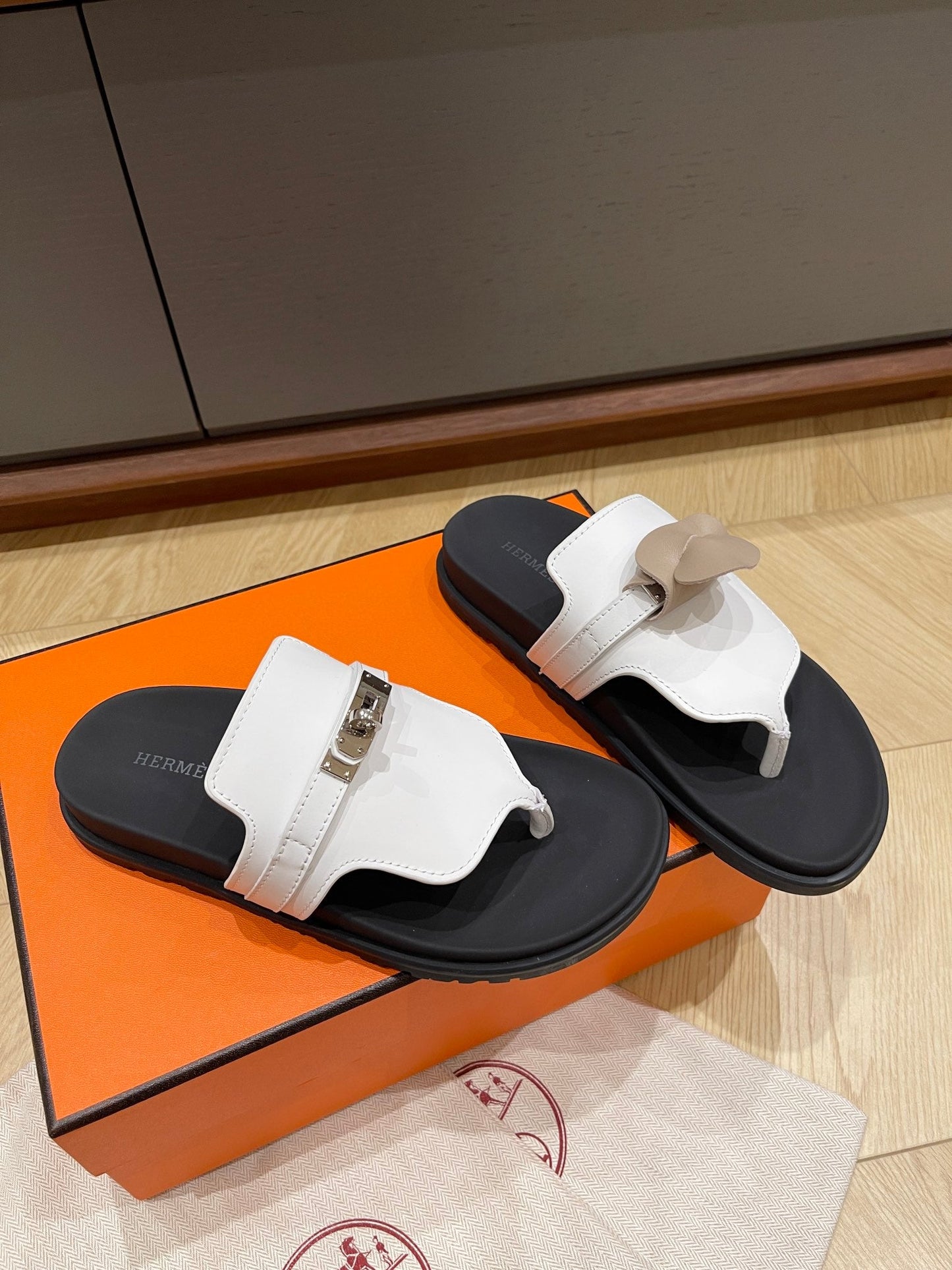HM 25 Empire Sandal Calfskin and Rubber 245684