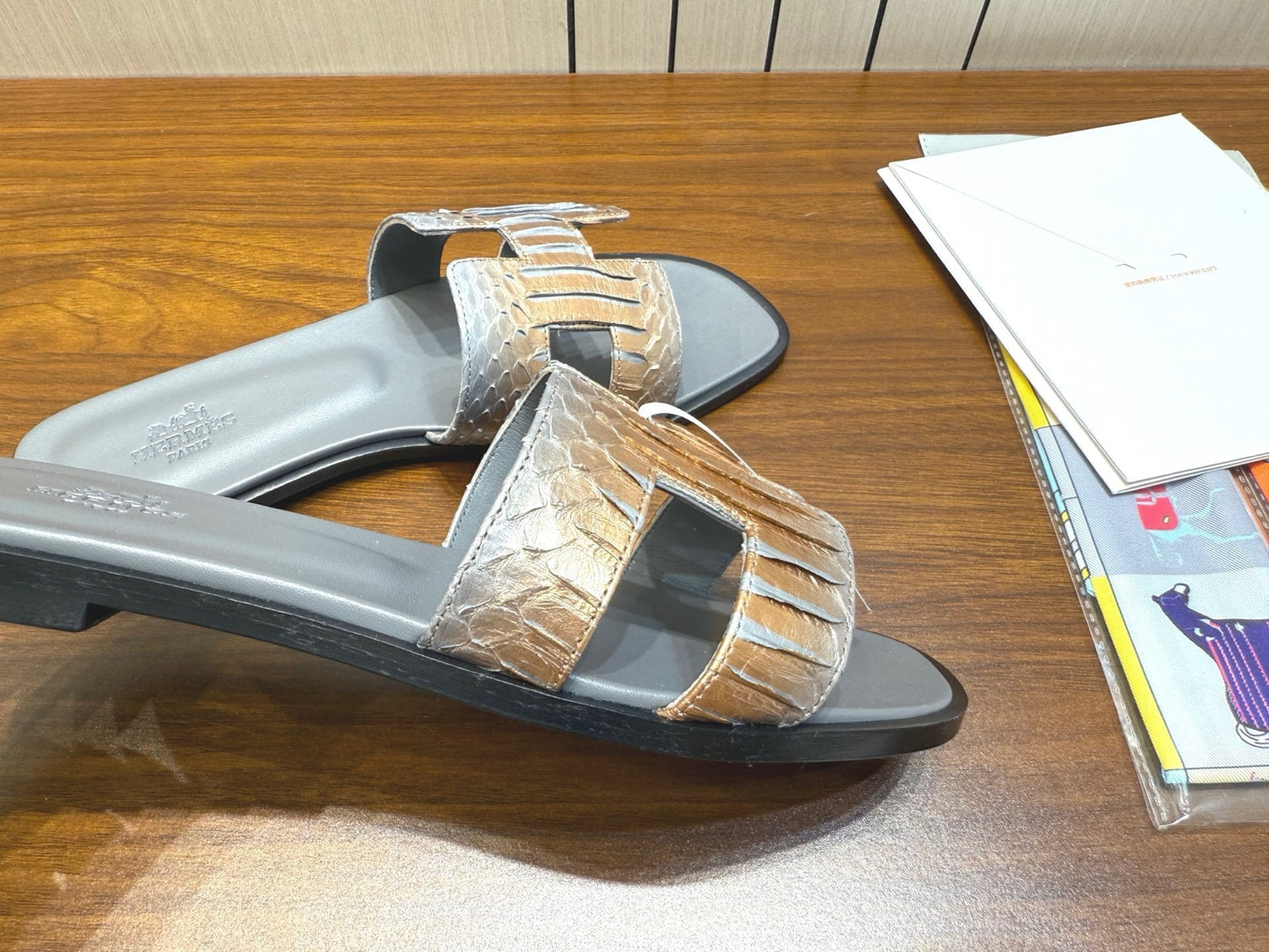 HM Sandal Champagne Gray in Snakeskin 788520