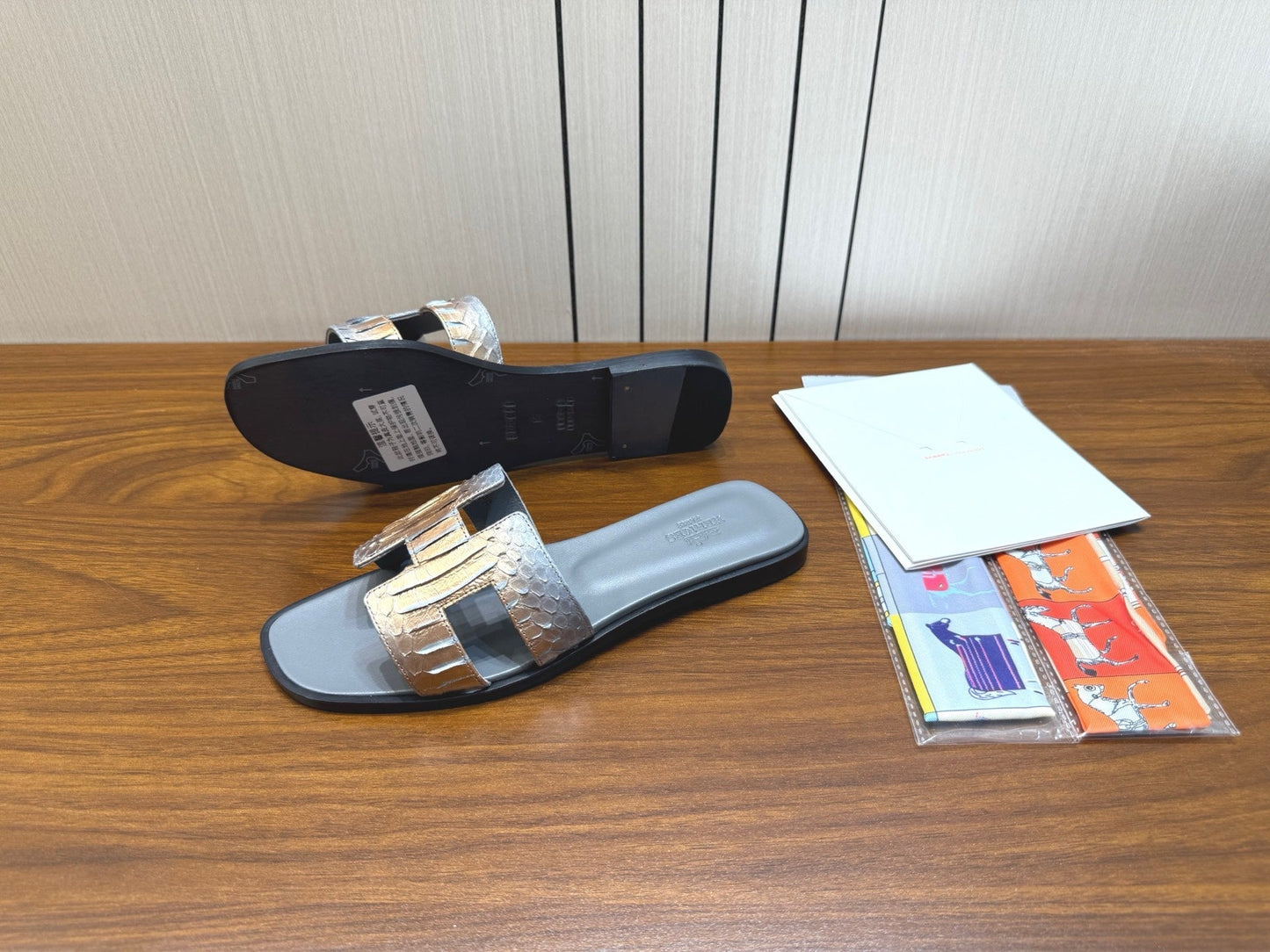 HM Sandal Champagne Gray in Snakeskin 788520