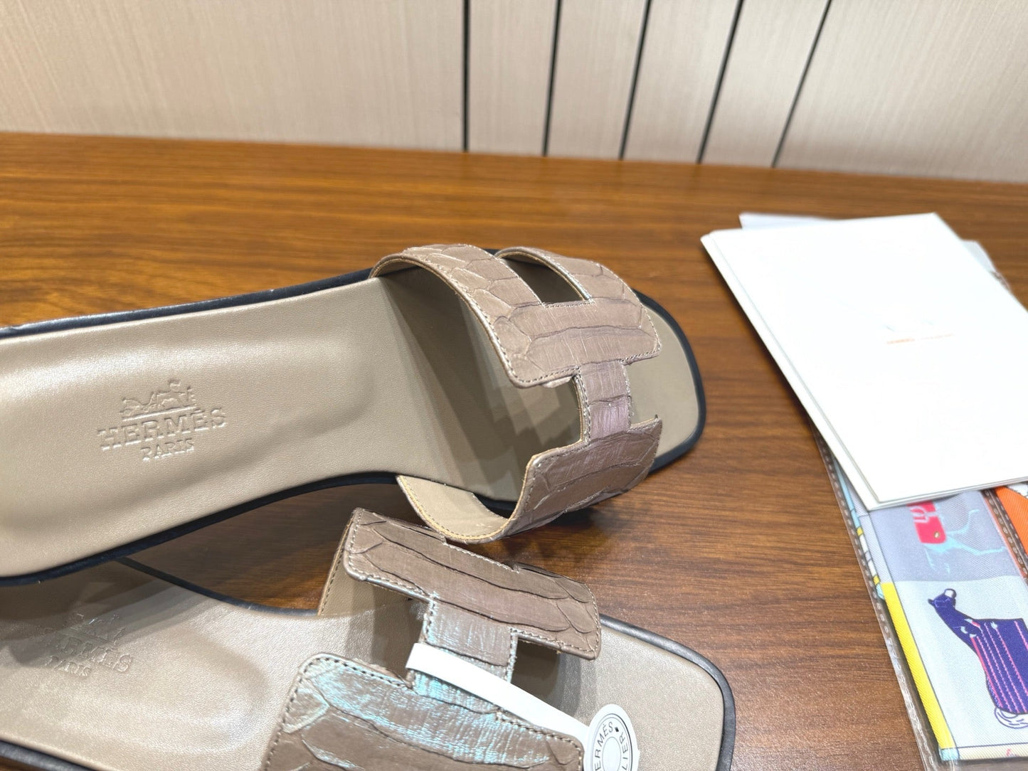 HM Sandal Silver Gray in Snakeskin 788518