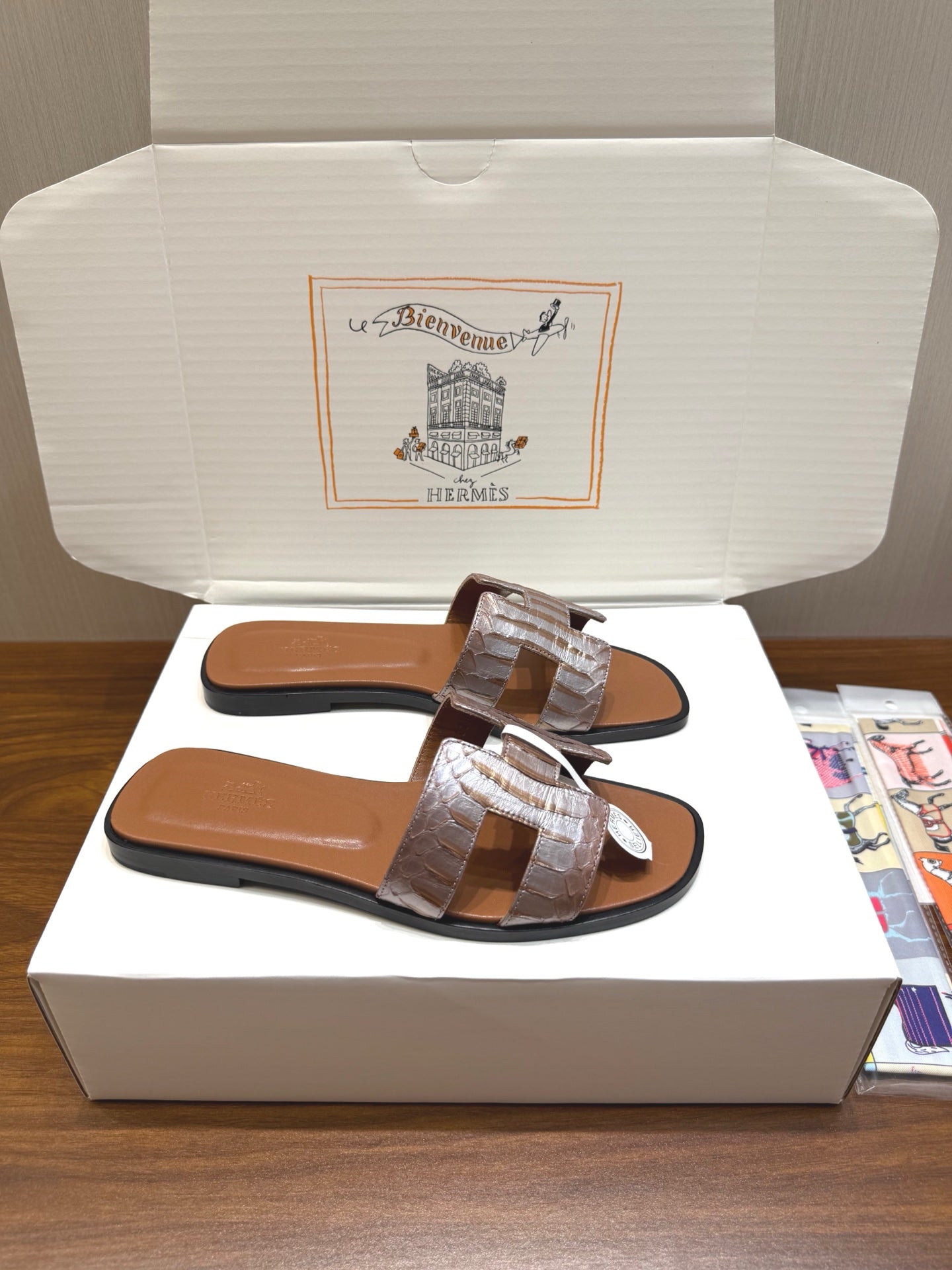 HM Sandal Silver Brown in Snakeskin 788517