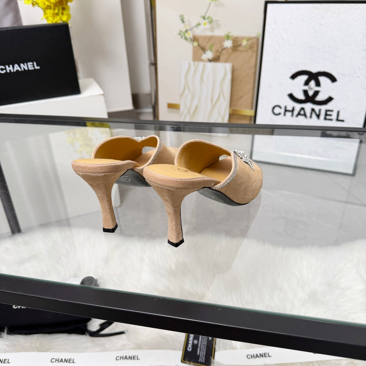 CC Star Brooch Mules Beige Cashmere Leather 872822