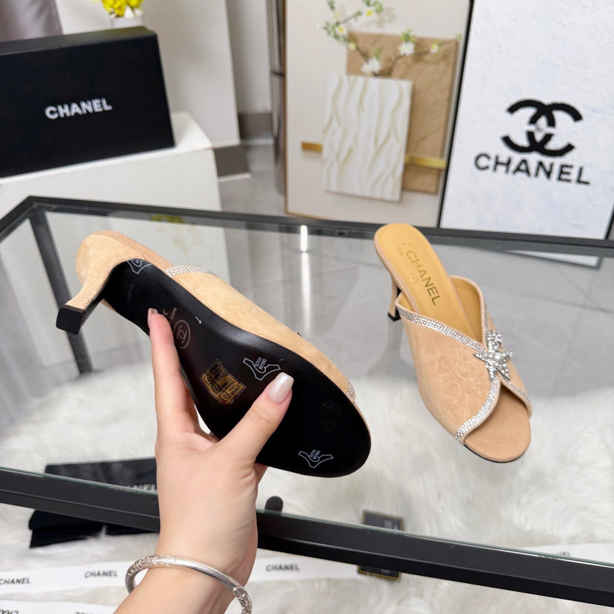 CC Star Brooch Mules Beige Cashmere Leather 872822
