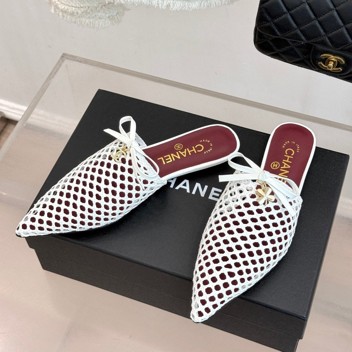 CC 26A Bow Pointed-Toe Mules White Leather 887973