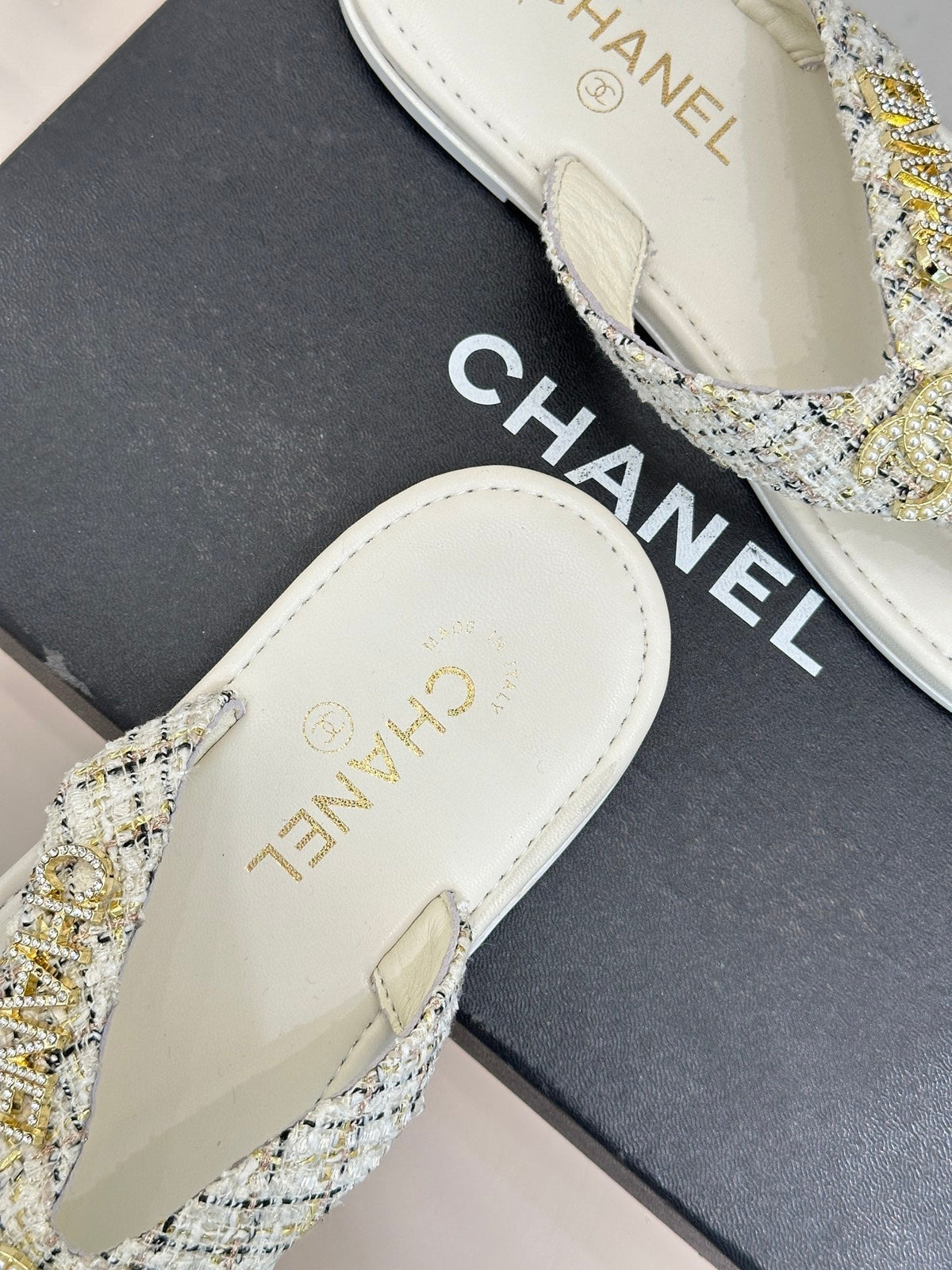 CC Crystal Logo Platform Thong Sandals Flat White Tweed 887779