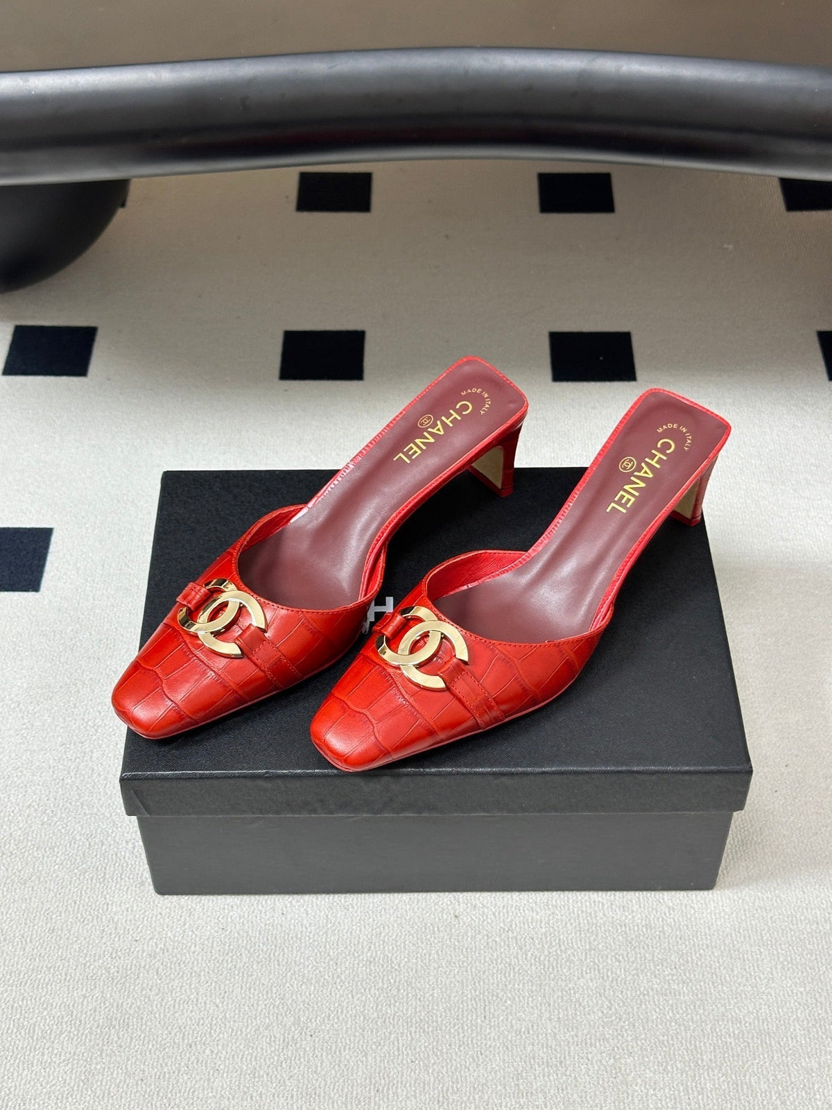 CC 26A Square Toe Mules 6cm Red Patent Embossed Leather 888045
