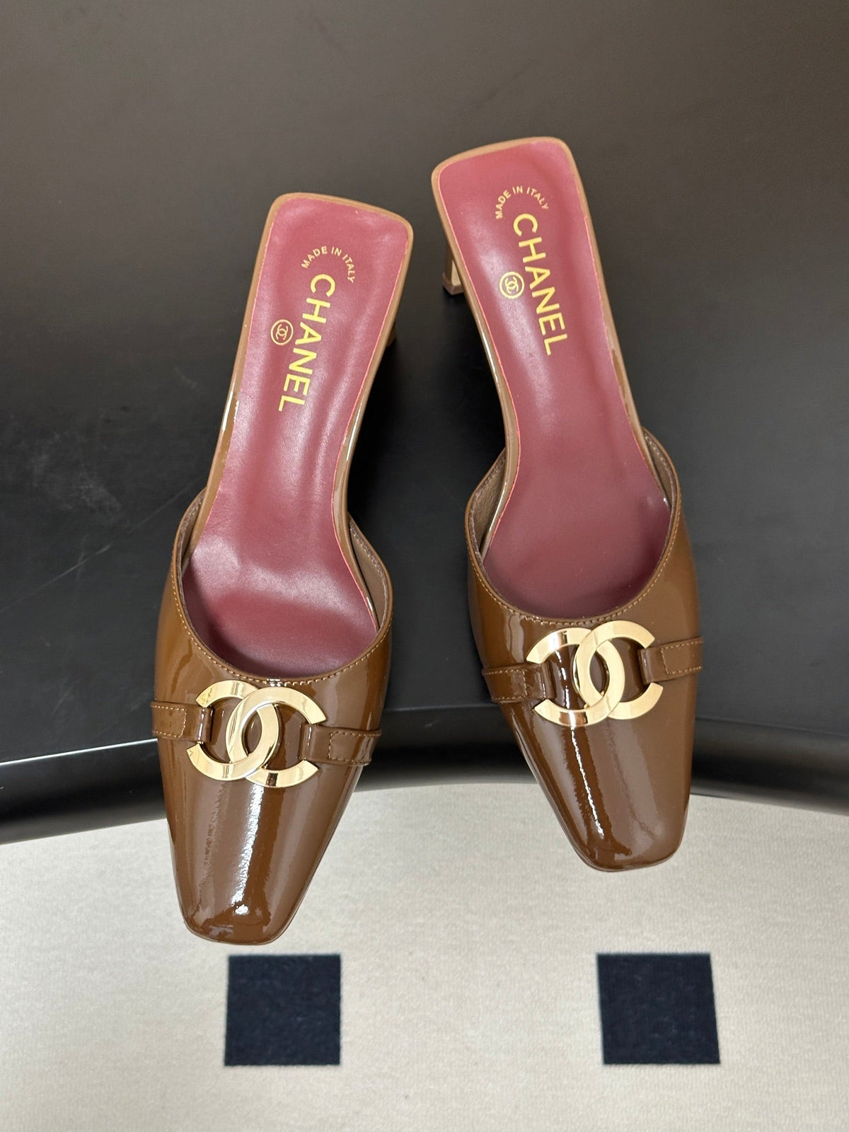 CC 26A Square Toe Mules 6cm Camel Patent Leather 888042