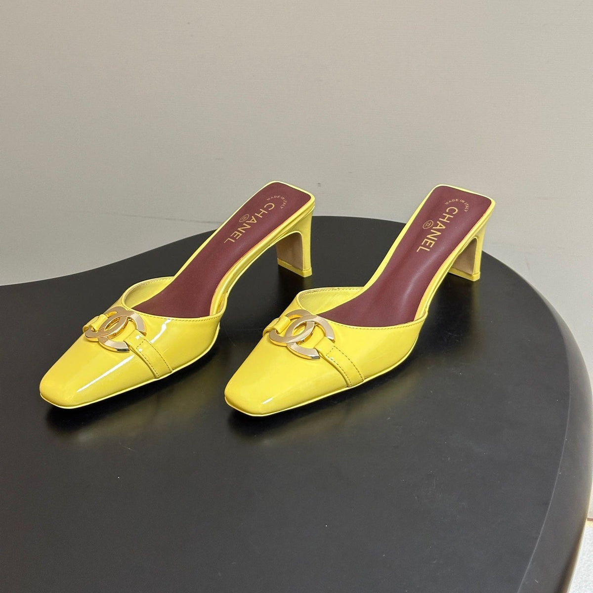 CC 26A Square Toe Mules 6cm Yellow Patent Leather 888041