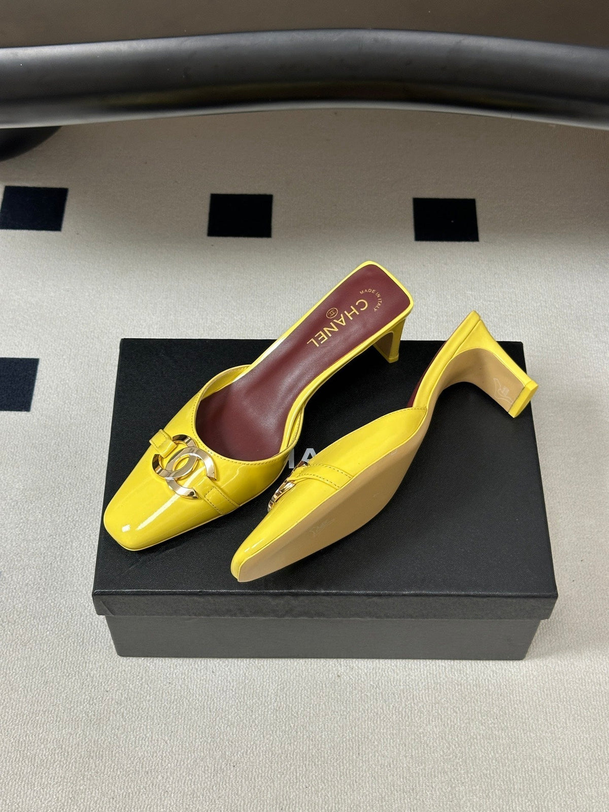 CC 26A Square Toe Mules 6cm Yellow Patent Leather 888041