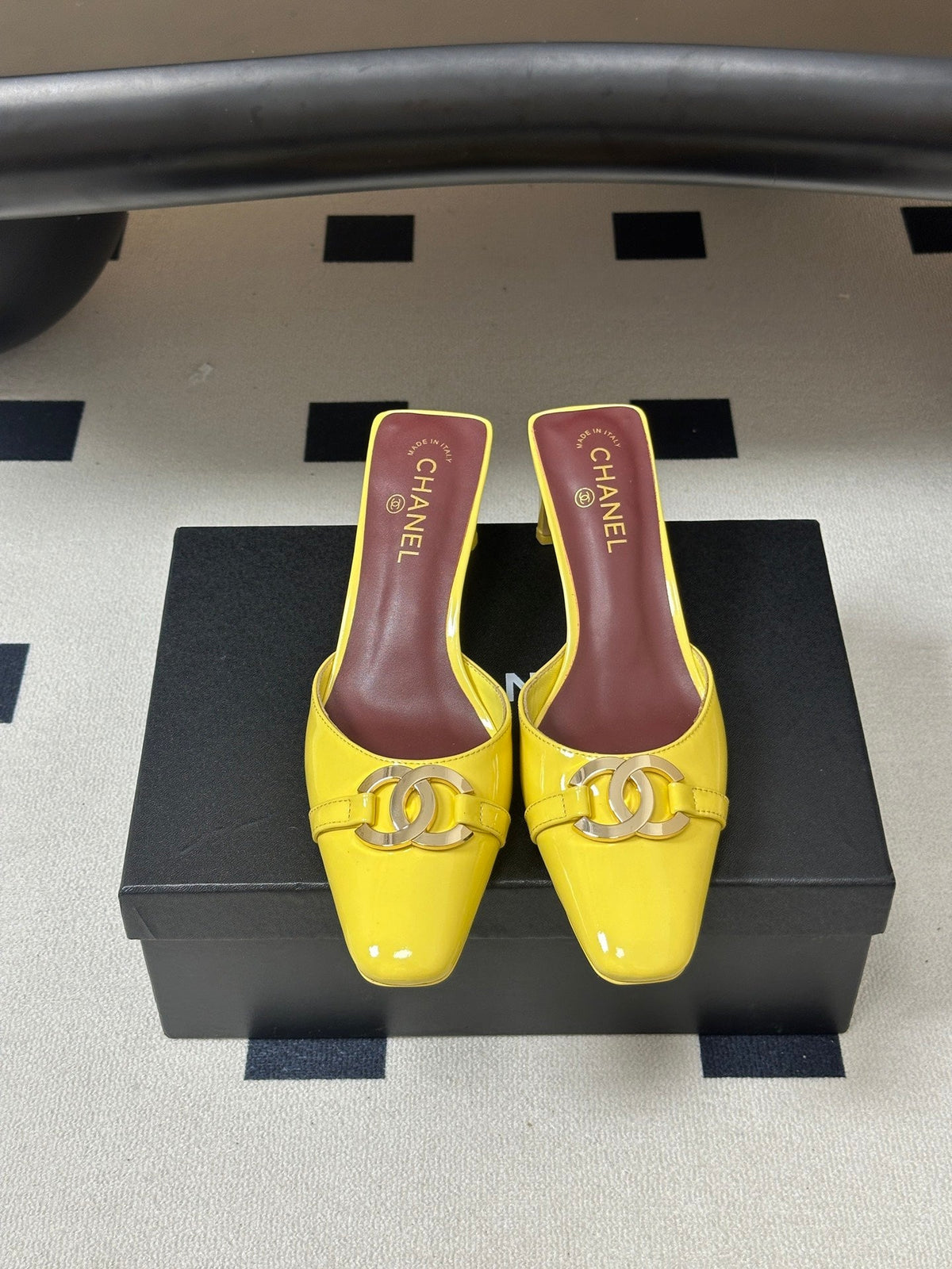 CC 26A Square Toe Mules 6cm Yellow Patent Leather 888041
