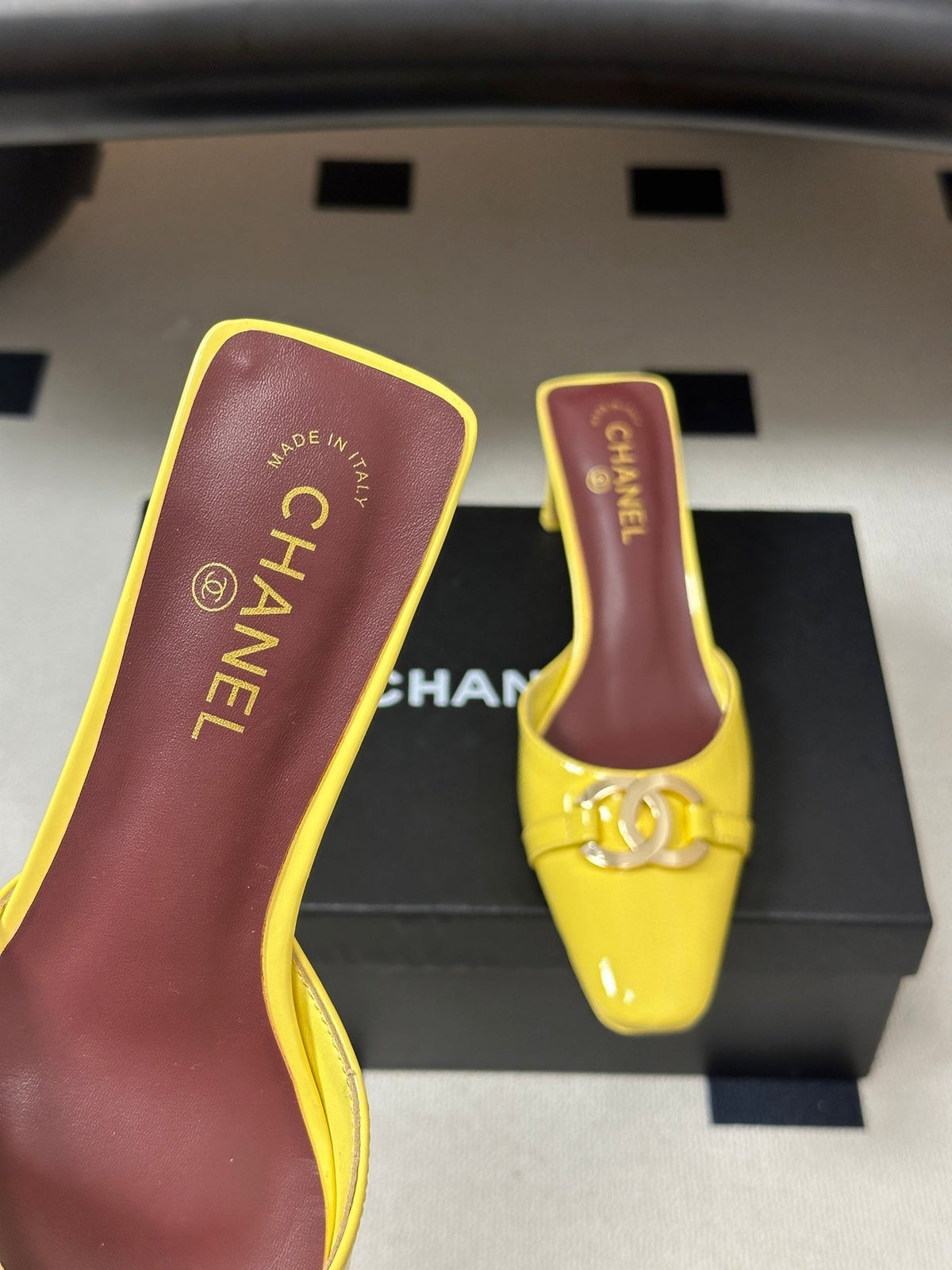 CC 26A Square Toe Mules 6cm Yellow Patent Leather 888041