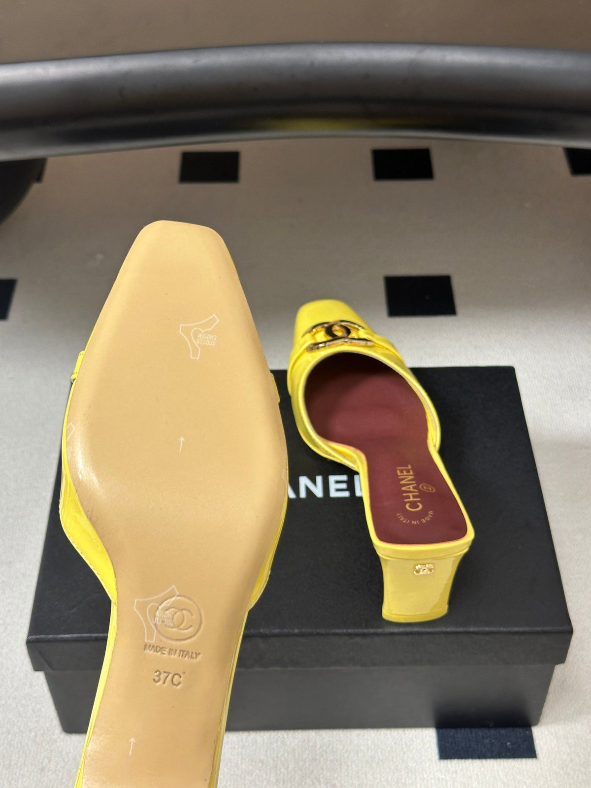 CC 26A Square Toe Mules 6cm Yellow Patent Leather 888041