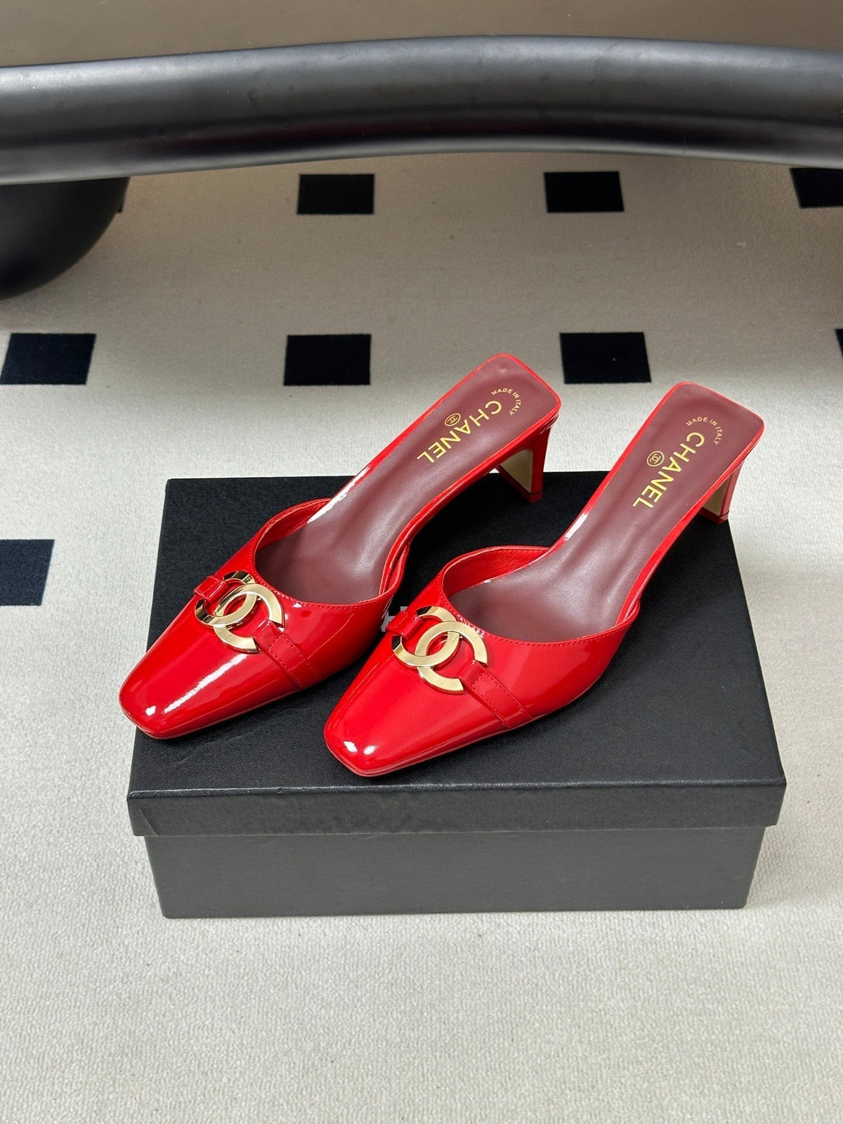 CC 26A Square Toe Mules 6cm Red Patent Leather 888040
