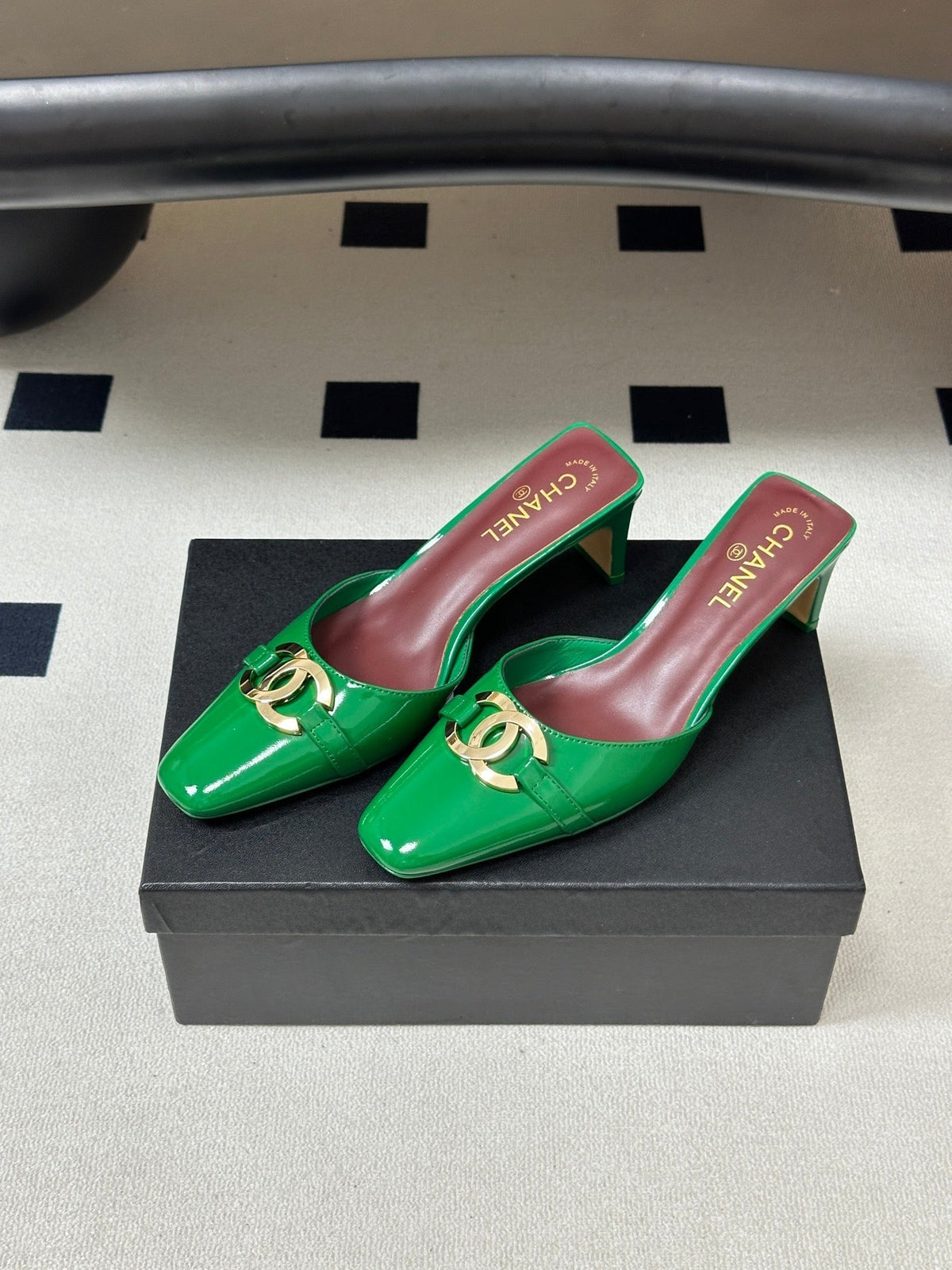 CC 26A Square Toe Mules 6cm Green Patent Leather 888039