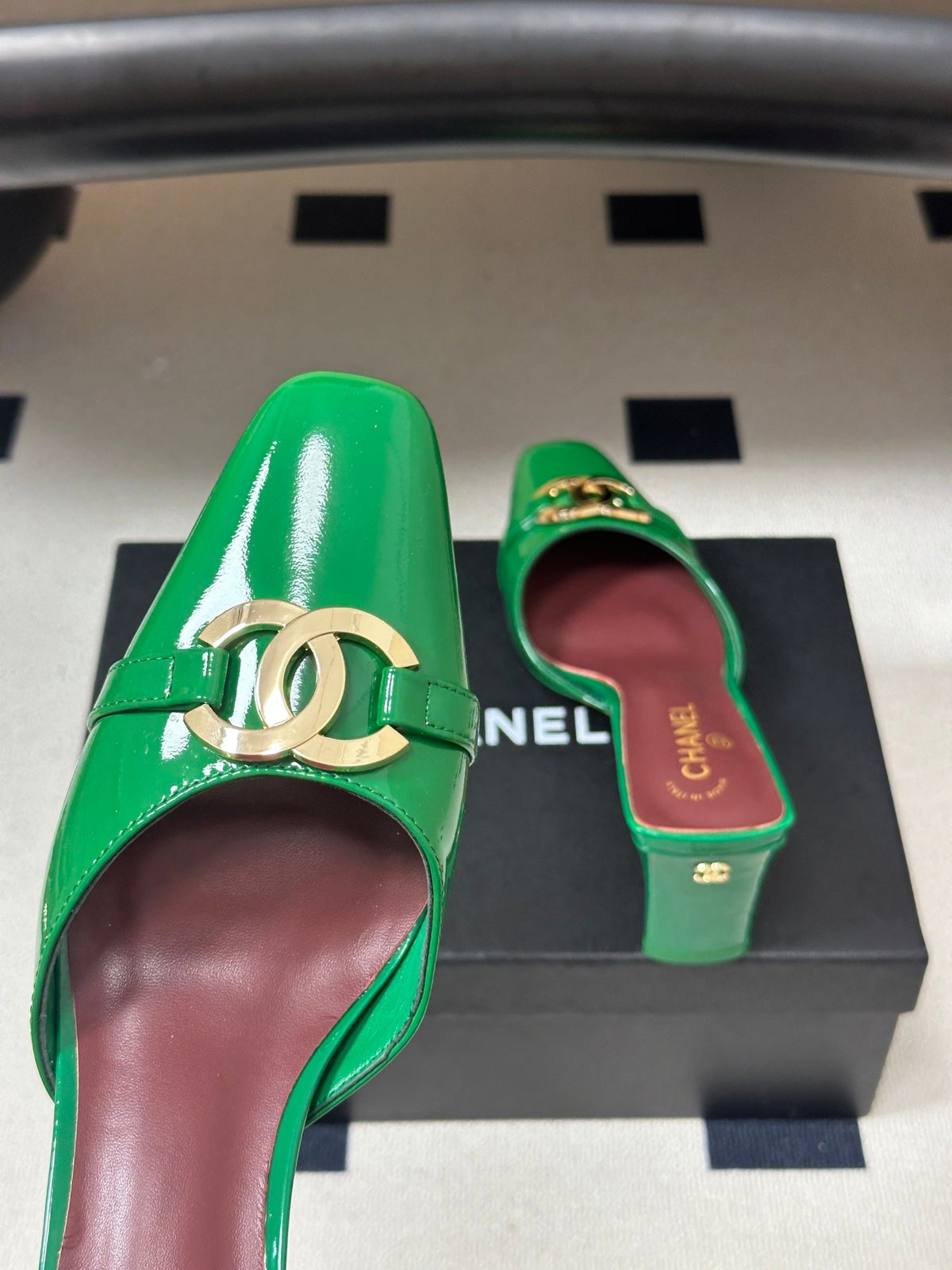 CC 26A Square Toe Mules 6cm Green Patent Leather 888039