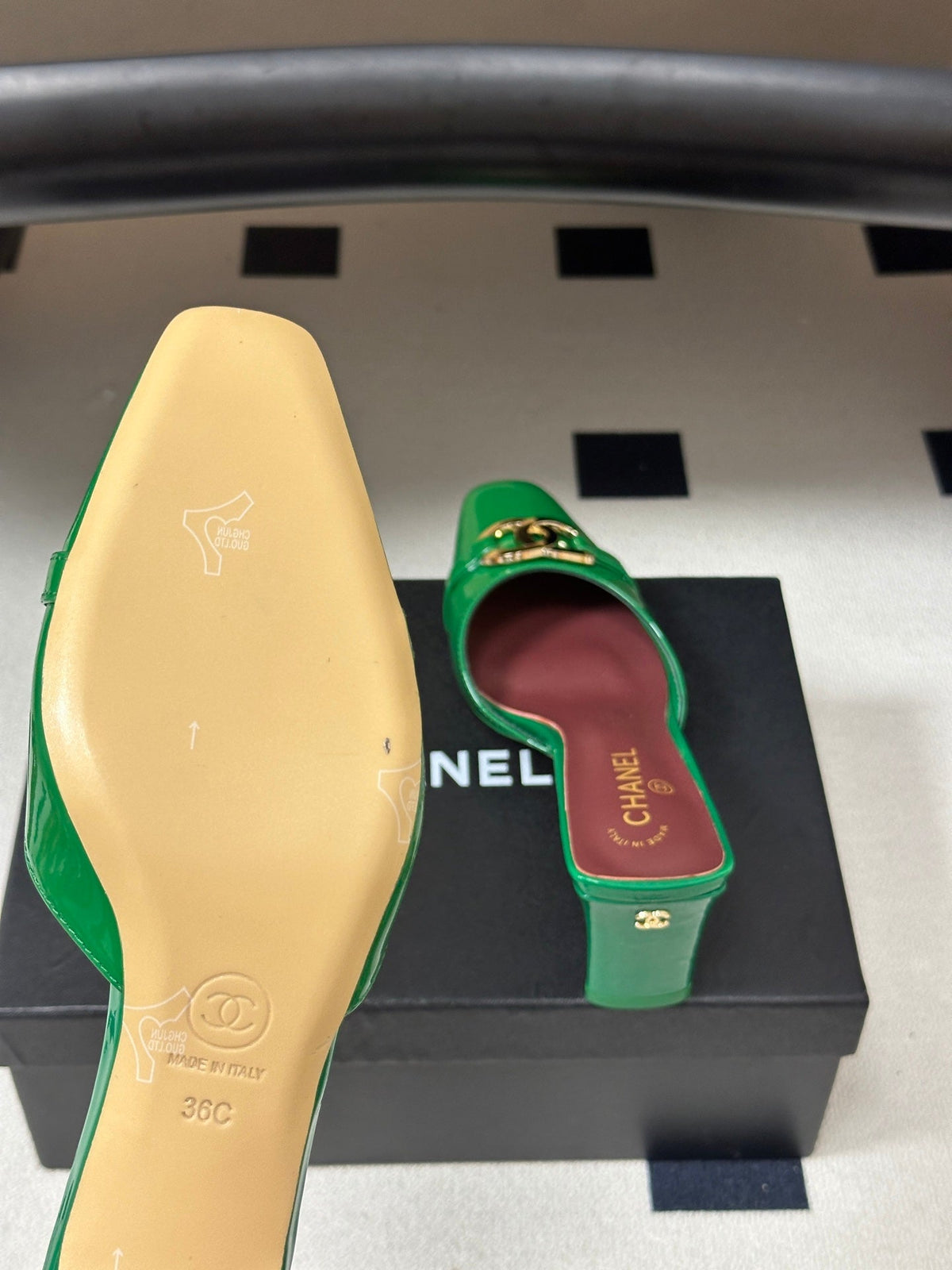 CC 26A Square Toe Mules 6cm Green Patent Leather 888039