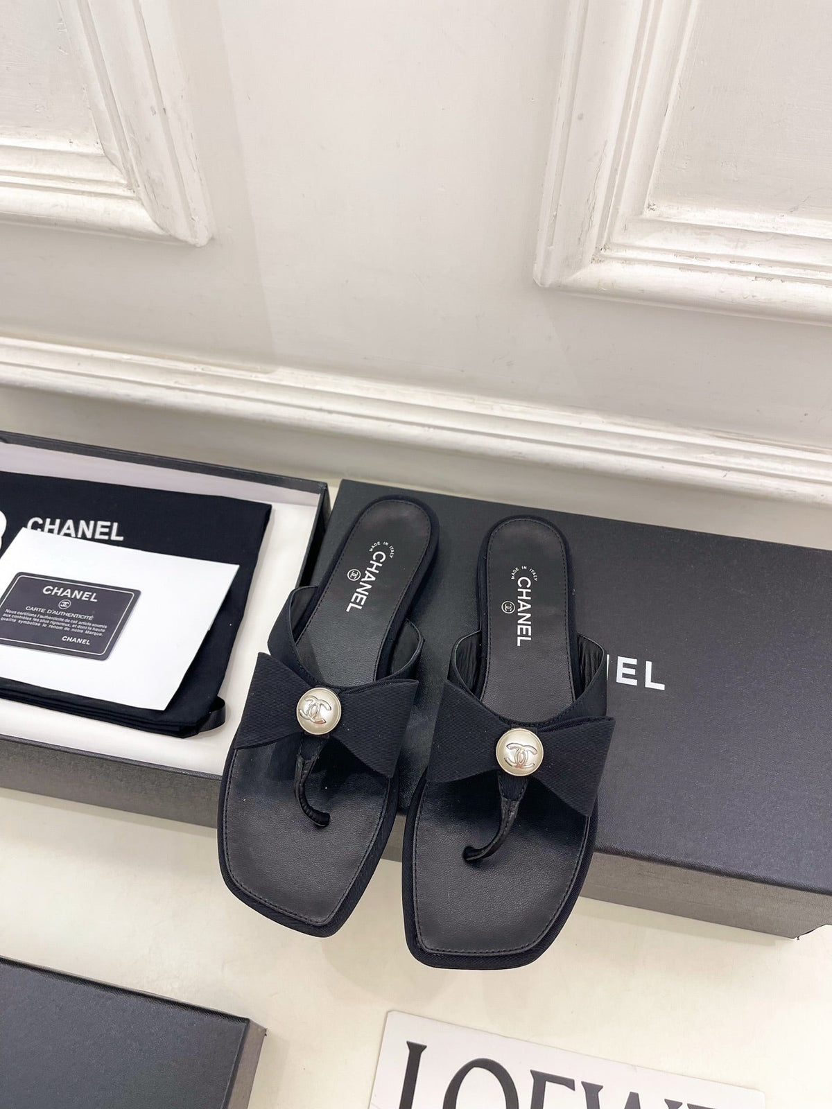 CC Pearl Bow Thong Flat Sandals Black Satin 891777