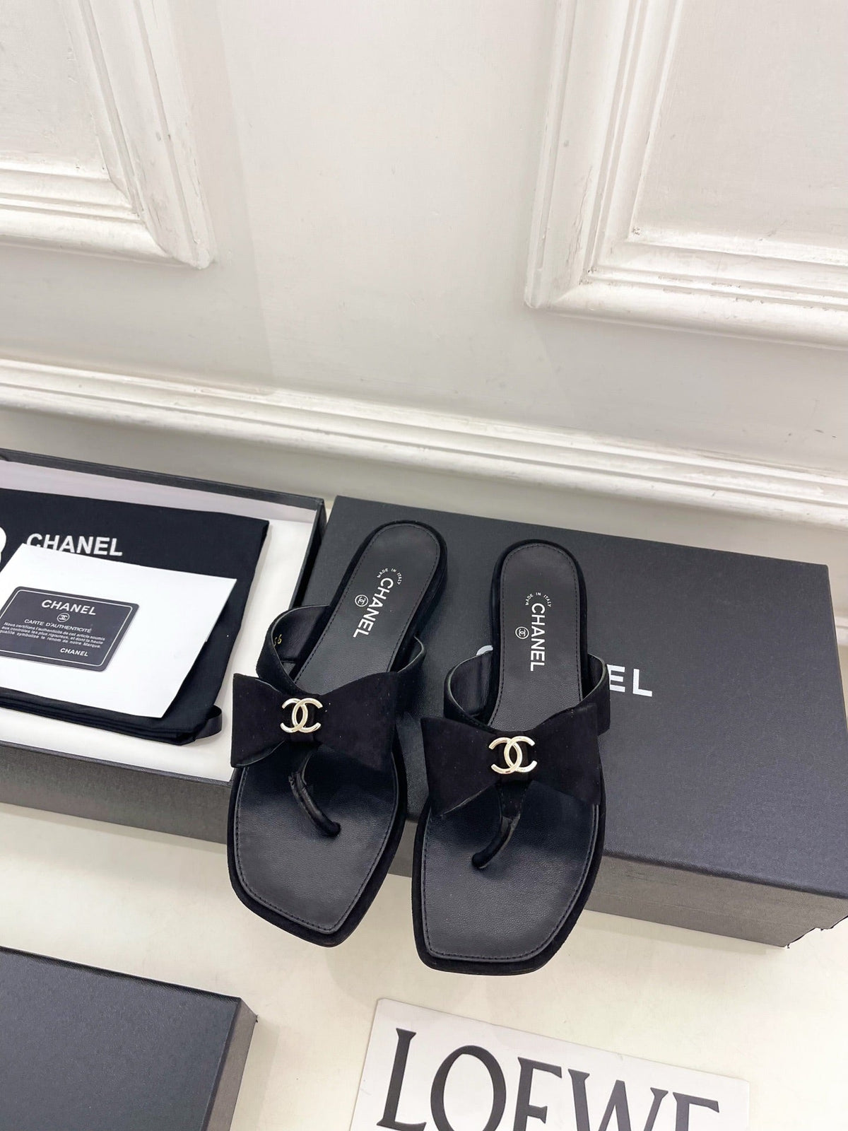 CC Bow Thong Flat Sandals Black Suede 891774
