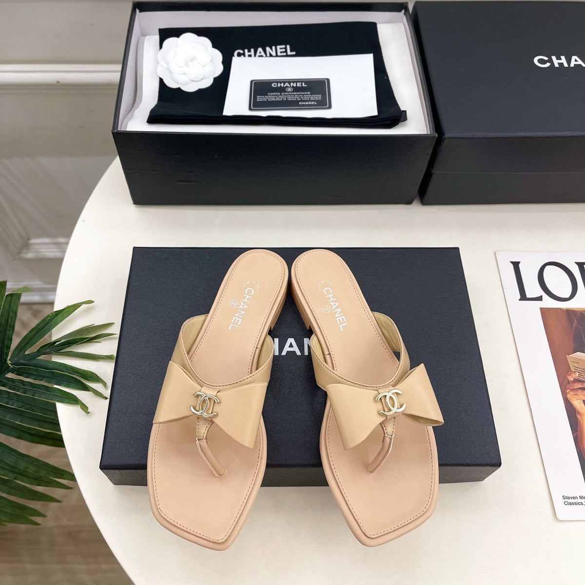 CC Bow Thong Flat Sandals Beige Leather 891771