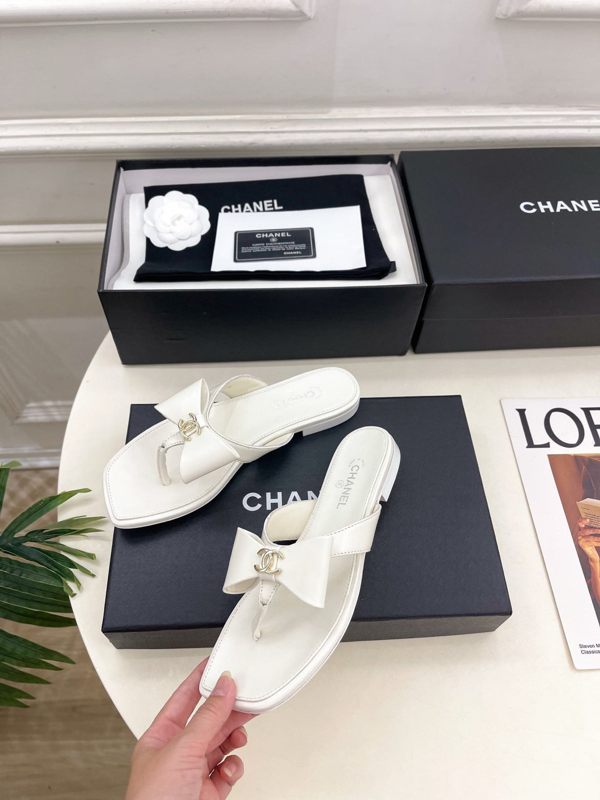 CC Bow Thong Flat Sandals White Leather 891770