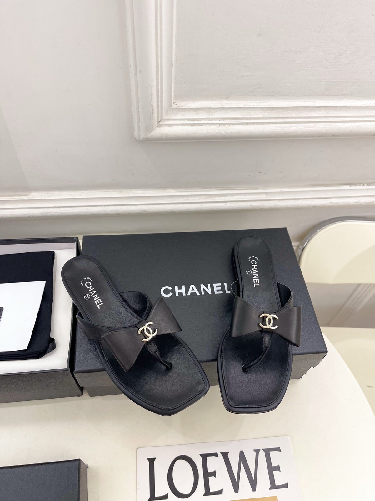 CC Bow Thong Flat Sandals Black Leather 891769