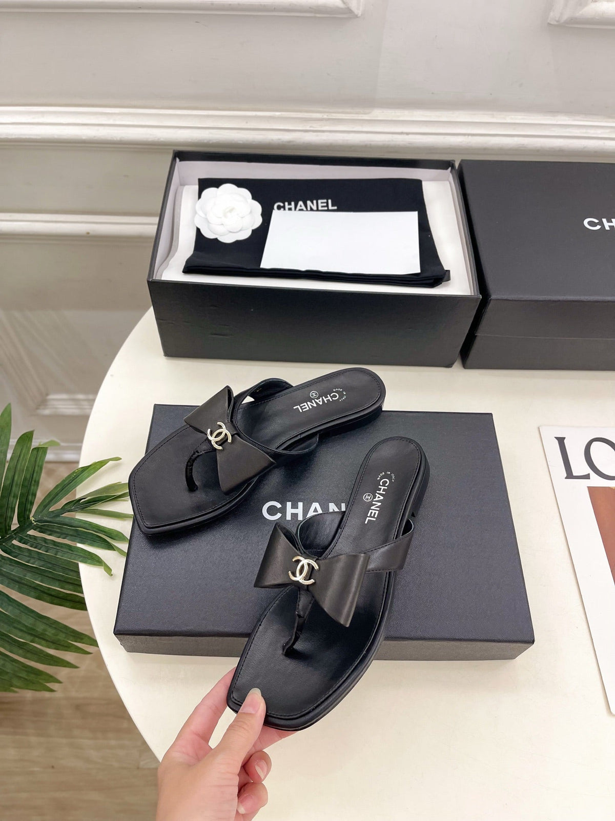 CC Bow Thong Flat Sandals Black Leather 891769