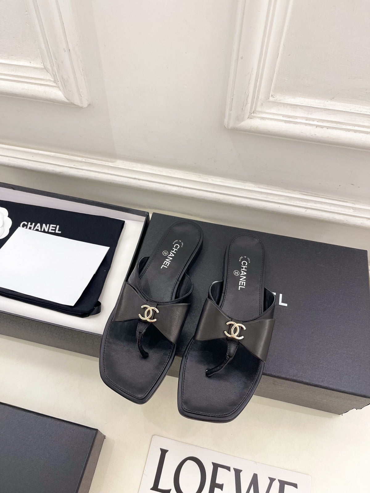CC Bow Thong Flat Sandals Black Leather 891769