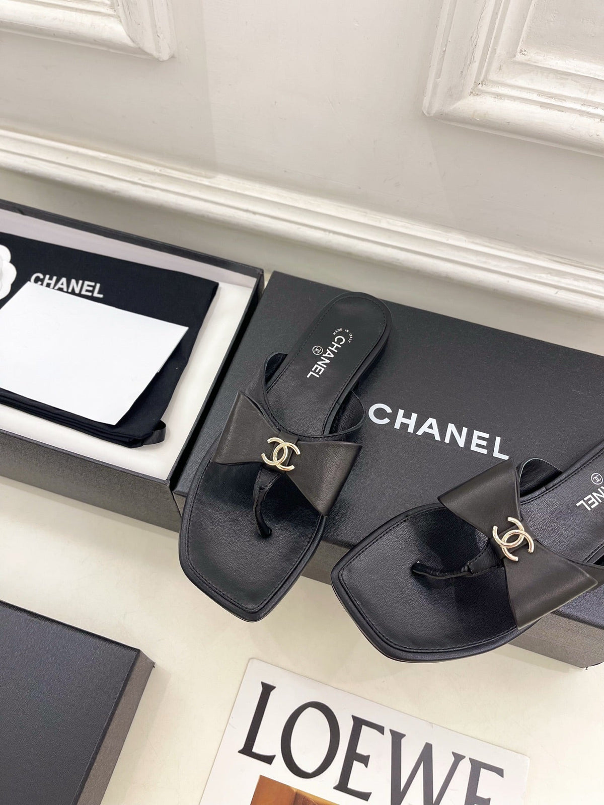CC Bow Thong Flat Sandals Black Leather 891769