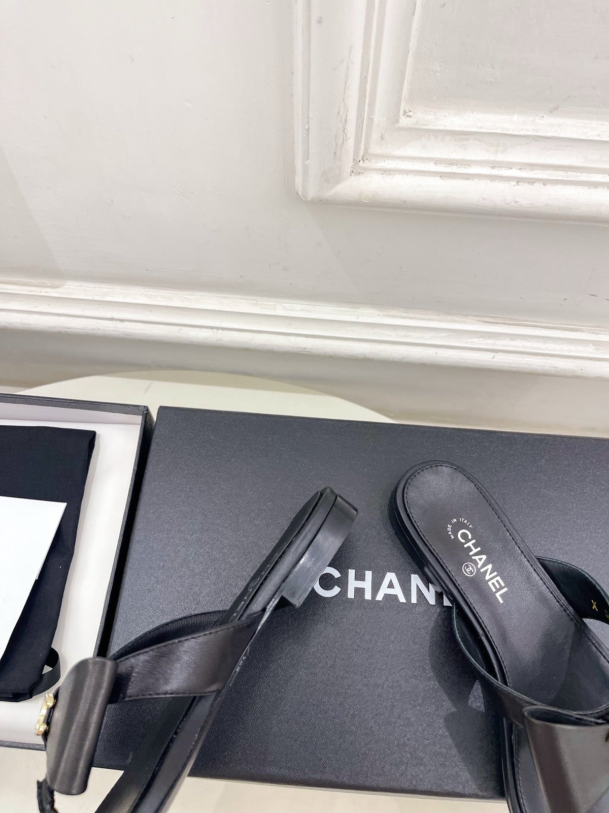 CC Bow Thong Flat Sandals Black Leather 891769