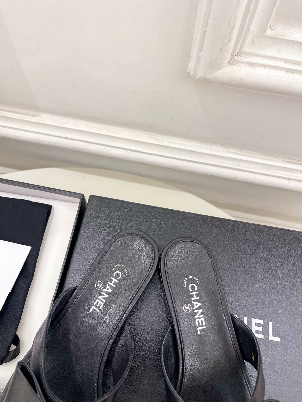 CC Bow Thong Flat Sandals Black Leather 891769