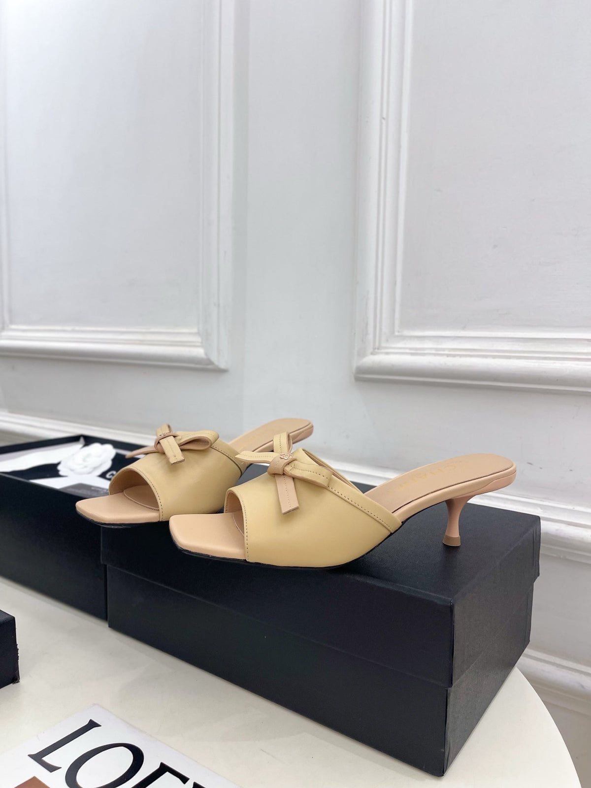 CC Bow Mules 5cm Beige Lambskin Leather 891757