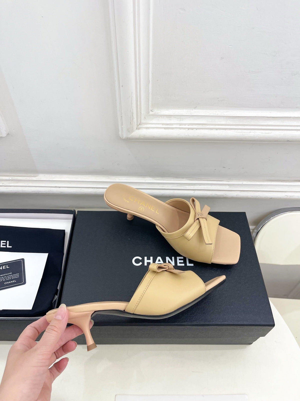 CC Bow Mules 5cm Beige Lambskin Leather 891757