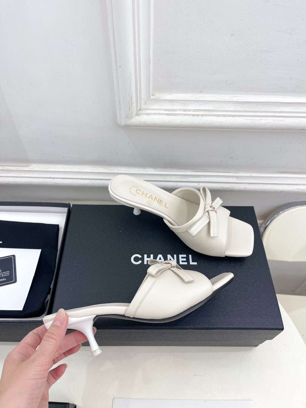 CC Bow Mules 5cm Cream Lambskin Leather 891755