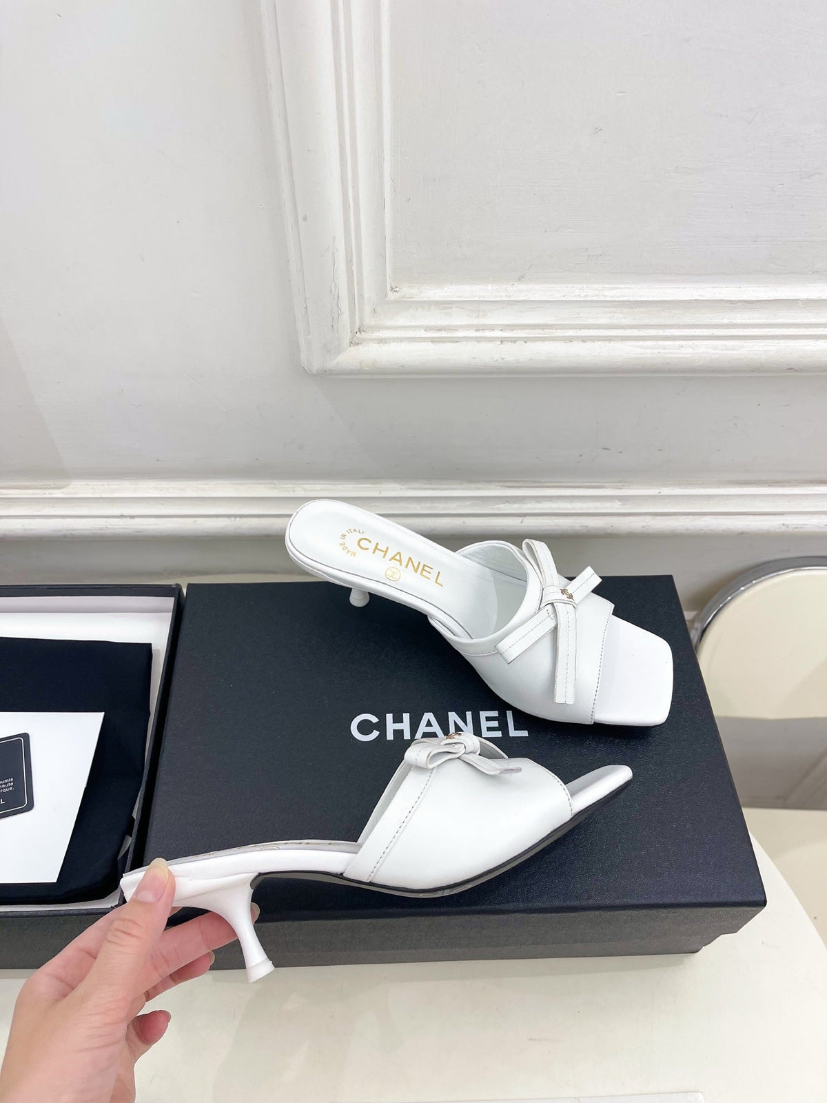 CC Bow Mules 5cm White Lambskin Leather 891753
