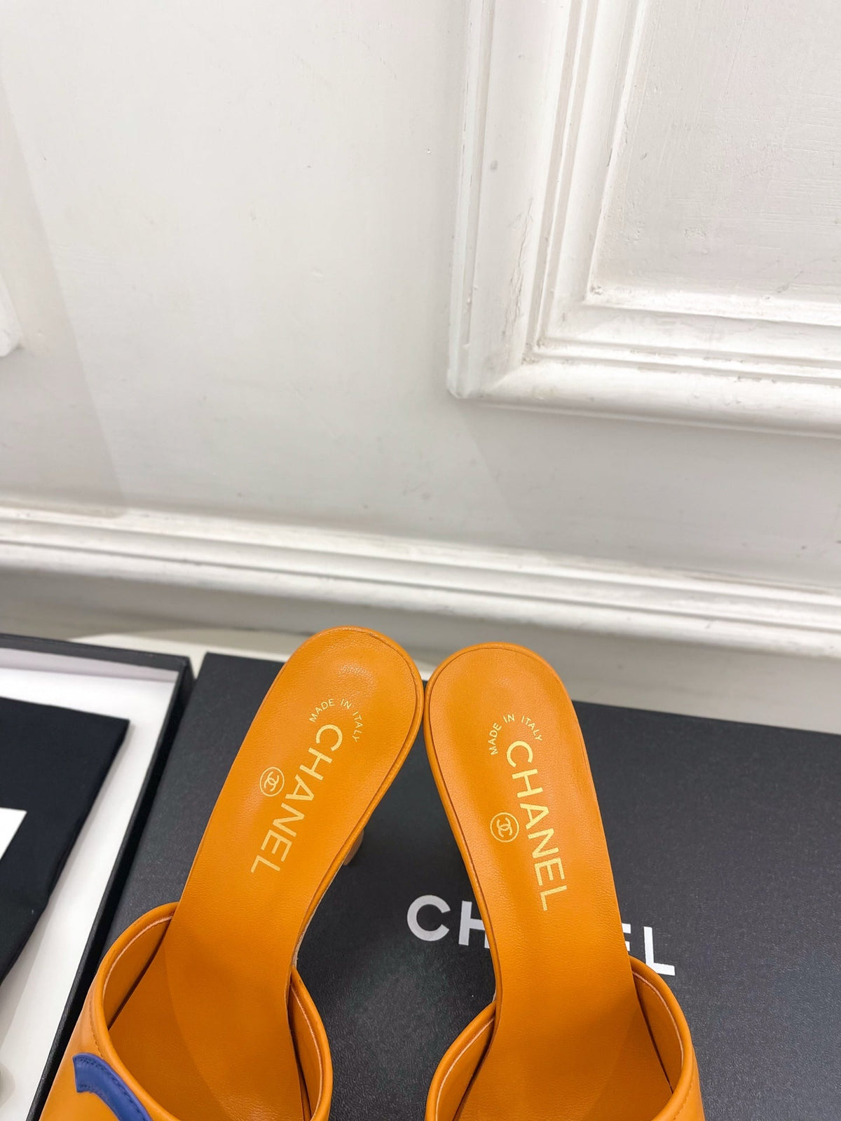 CC Double C Mules 9.5cm Orange Blue Leather 891682