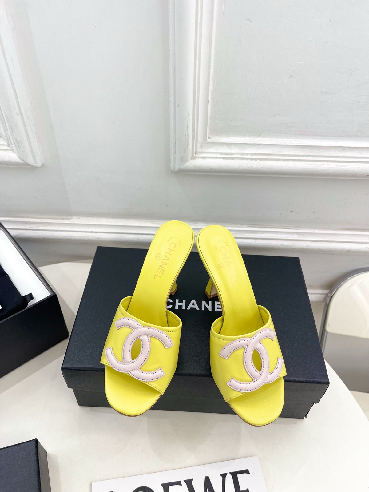 CC Double C Mules 9.5cm Yellow Pink Leather 891681